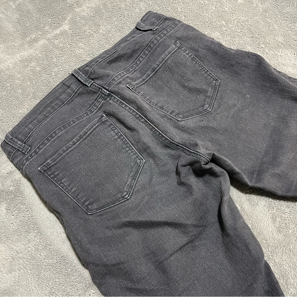 Forever 21 | Mid-rise Grey Skinny Jeans - Picture 5 of 8